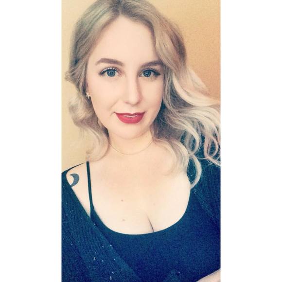 Meet your Posher, Emma - Picture 1 of 1